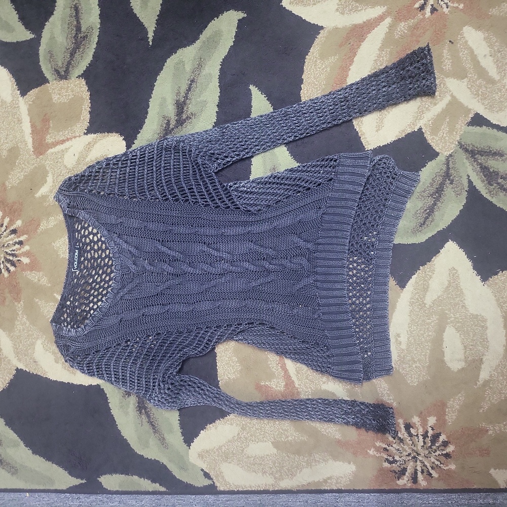 Volcom sweater LARGE 14